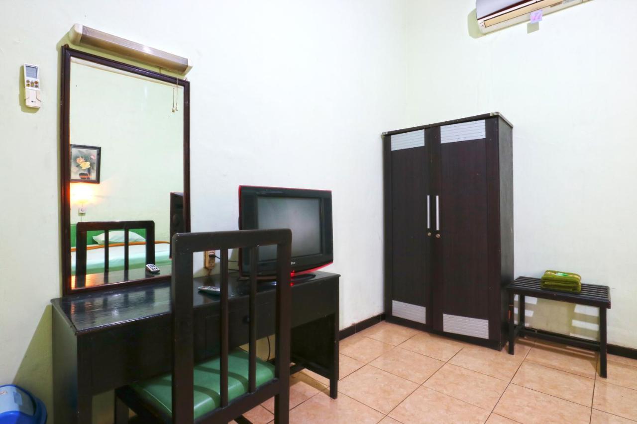 Hotel Camelia Malang Buitenkant foto