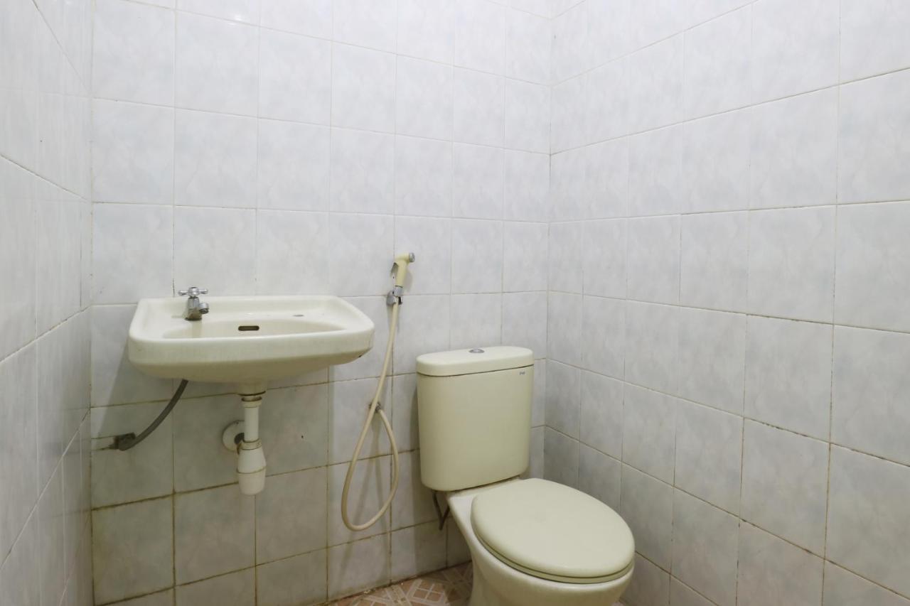 Hotel Camelia Malang Buitenkant foto