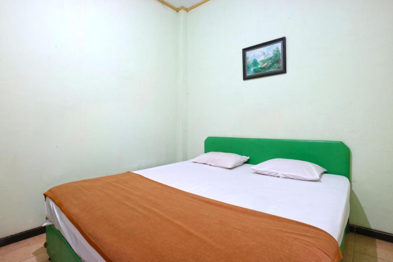 Hotel Camelia Malang Buitenkant foto