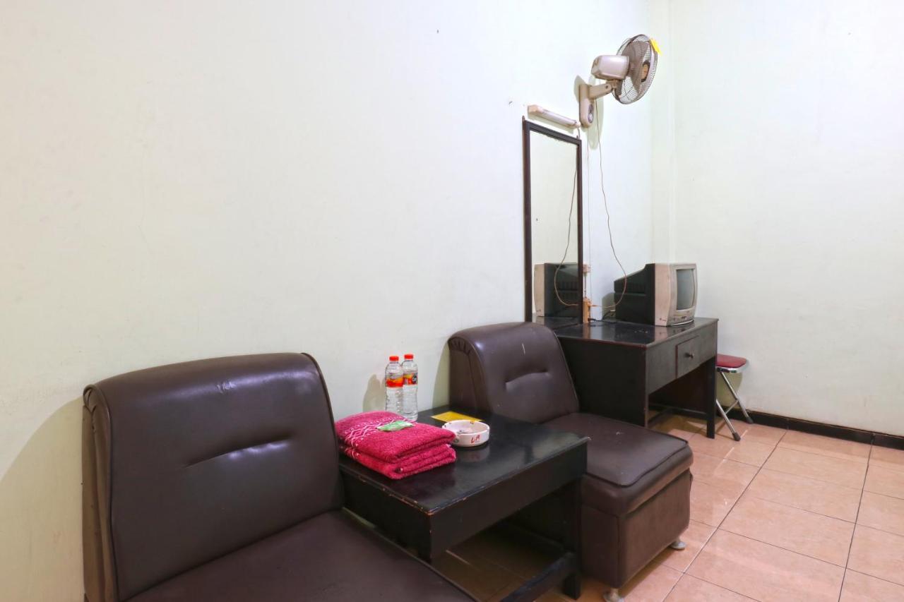 Hotel Camelia Malang Buitenkant foto